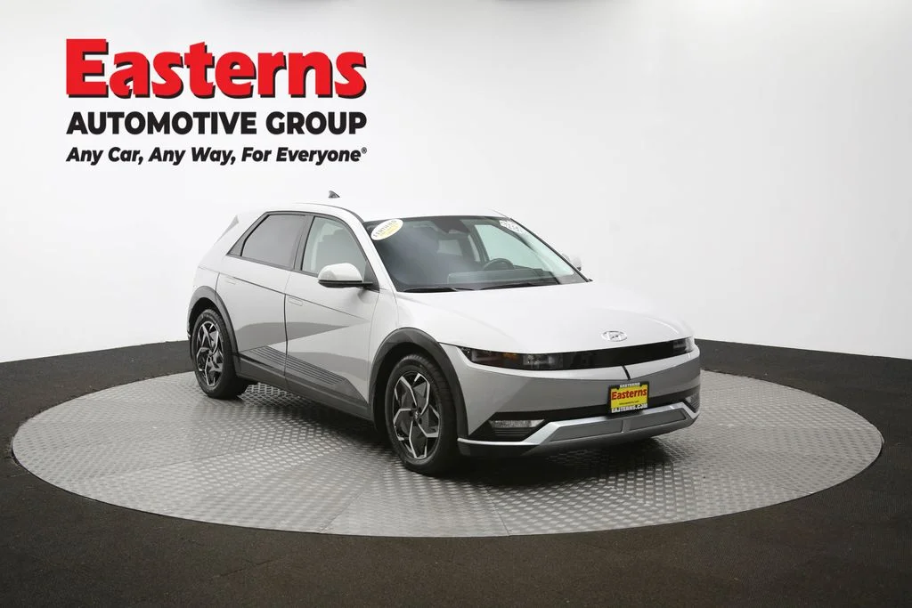 Used 2023 Gray Hyundai SE image 46