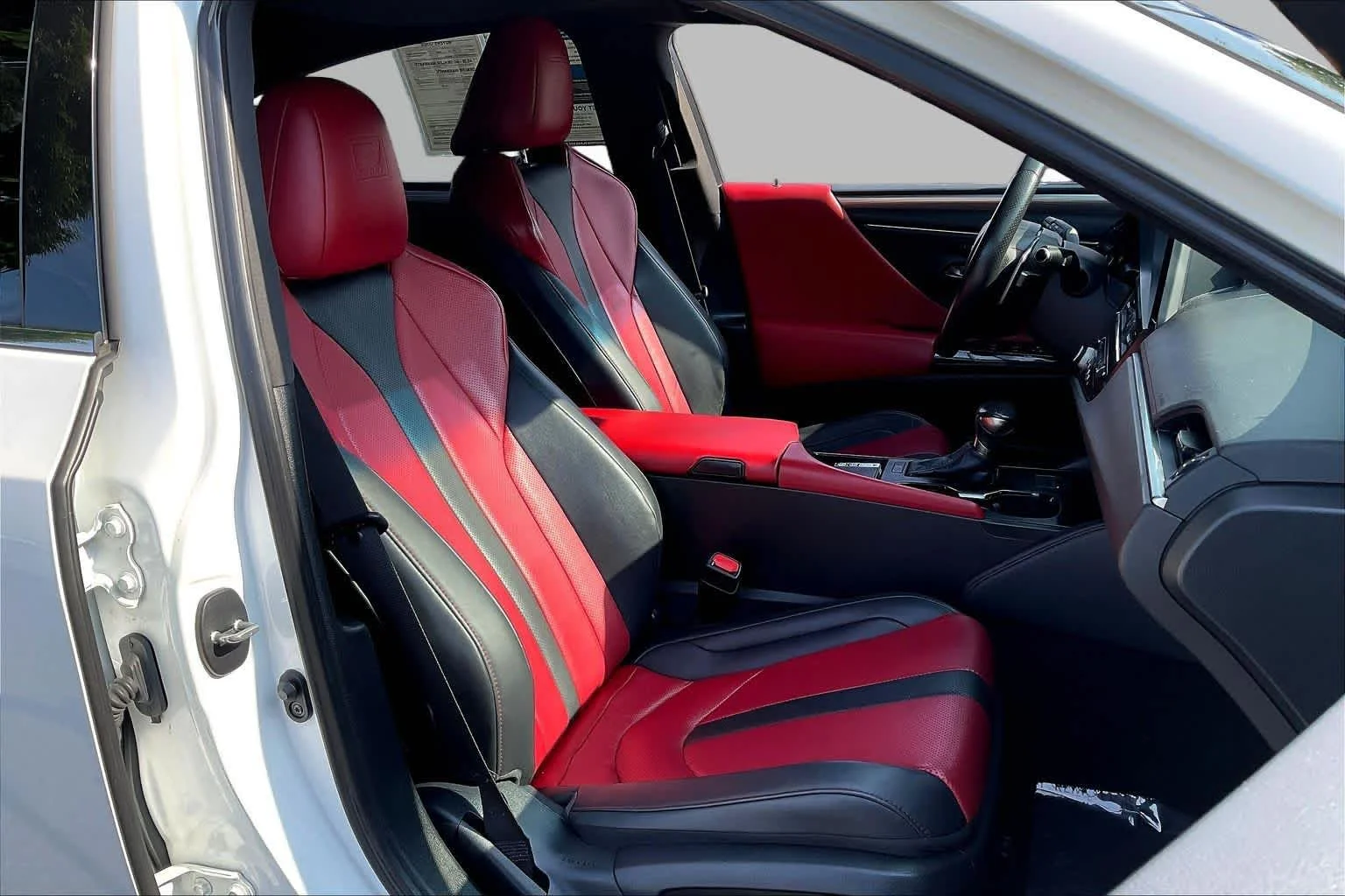 Used 2023 Ultra White Lexus F SPORT Handling image 17