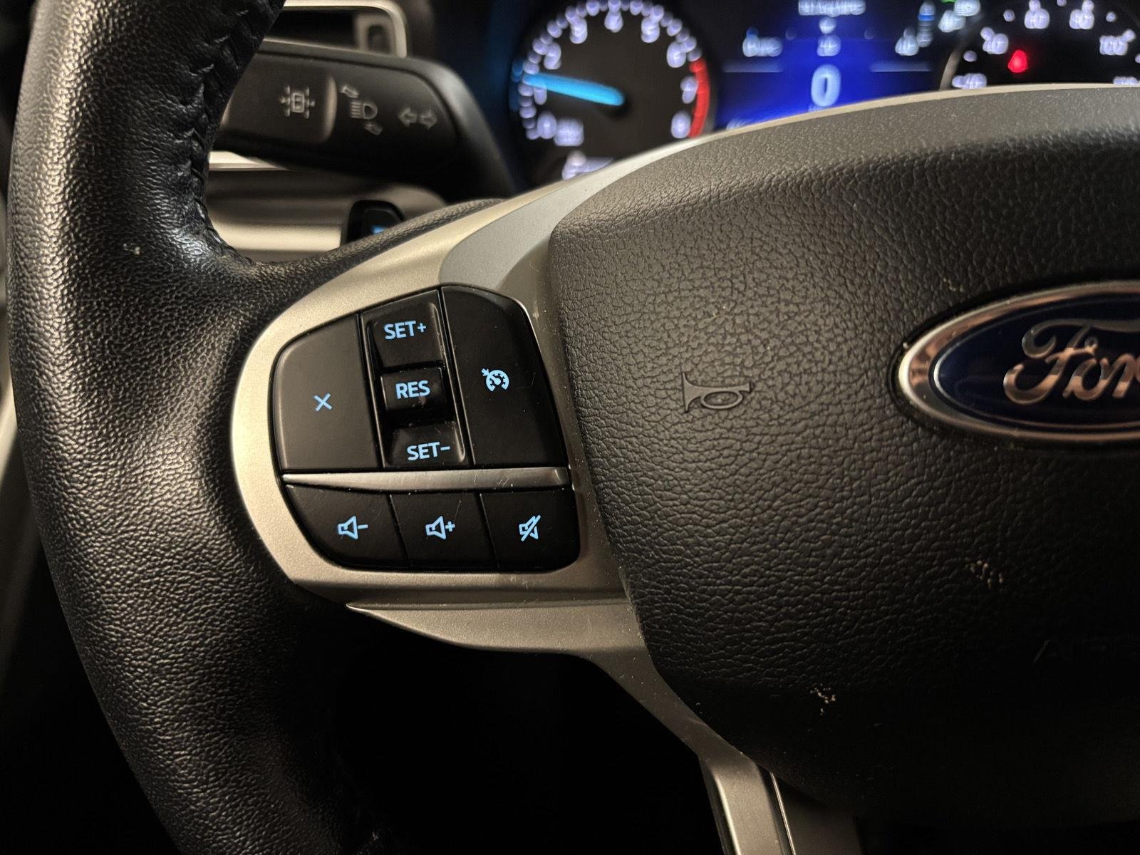 Used 2021 Agate Black Metallic Ford XLT image 11