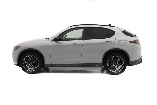 New 2024 Moonlight Gray Metallic Exterior Paint Alfa Romeo Ti image 3