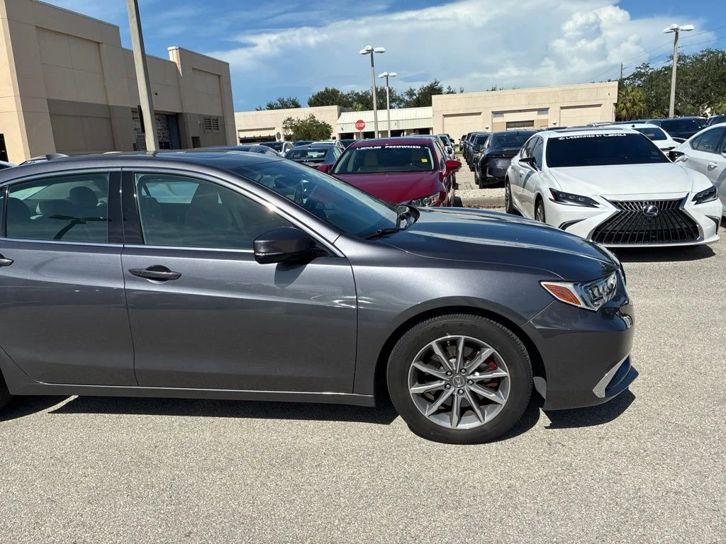 Used 2018  Acura 2.4L image 4