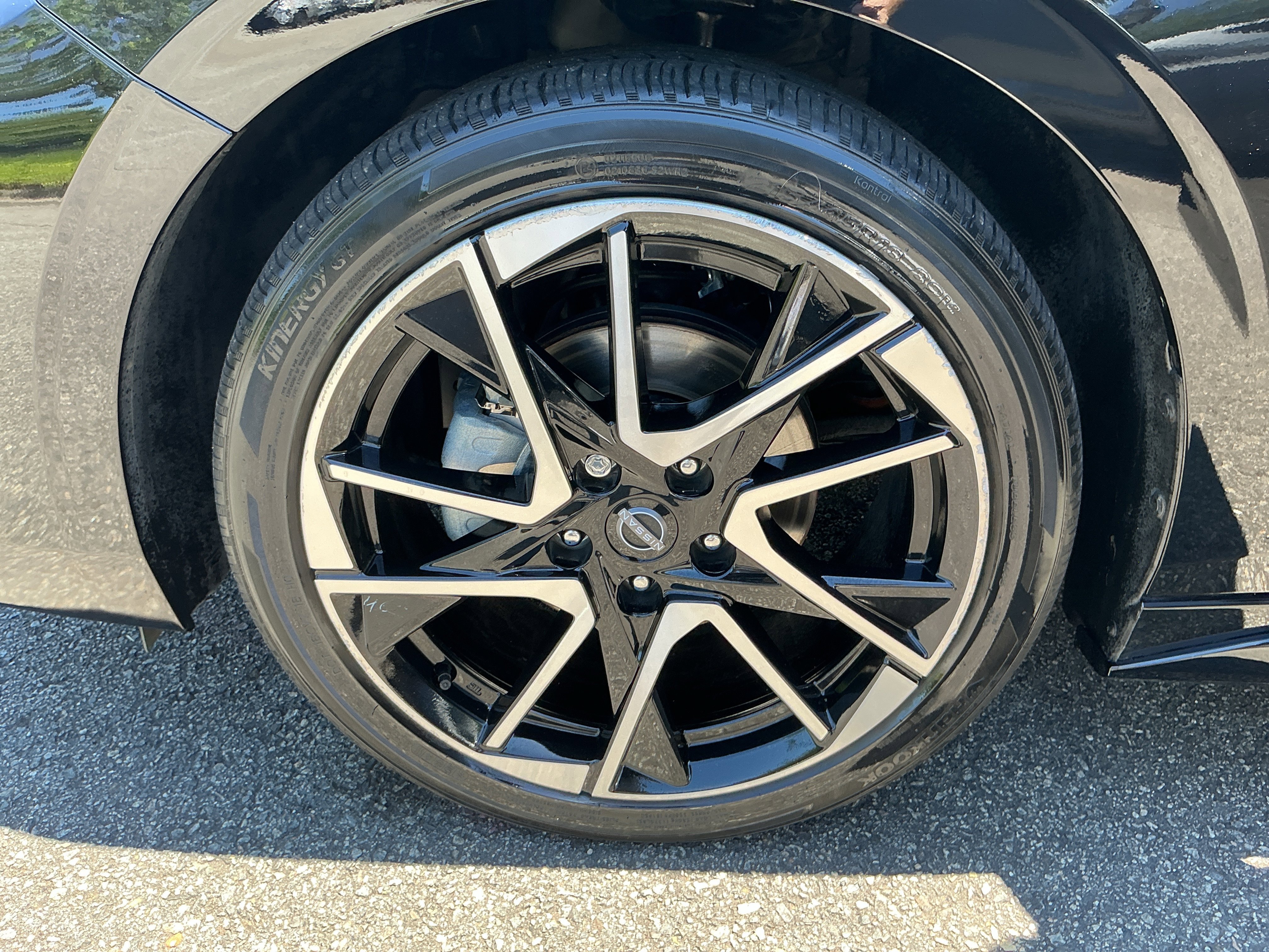 Used 2024 Super Black Nissan SR image 7