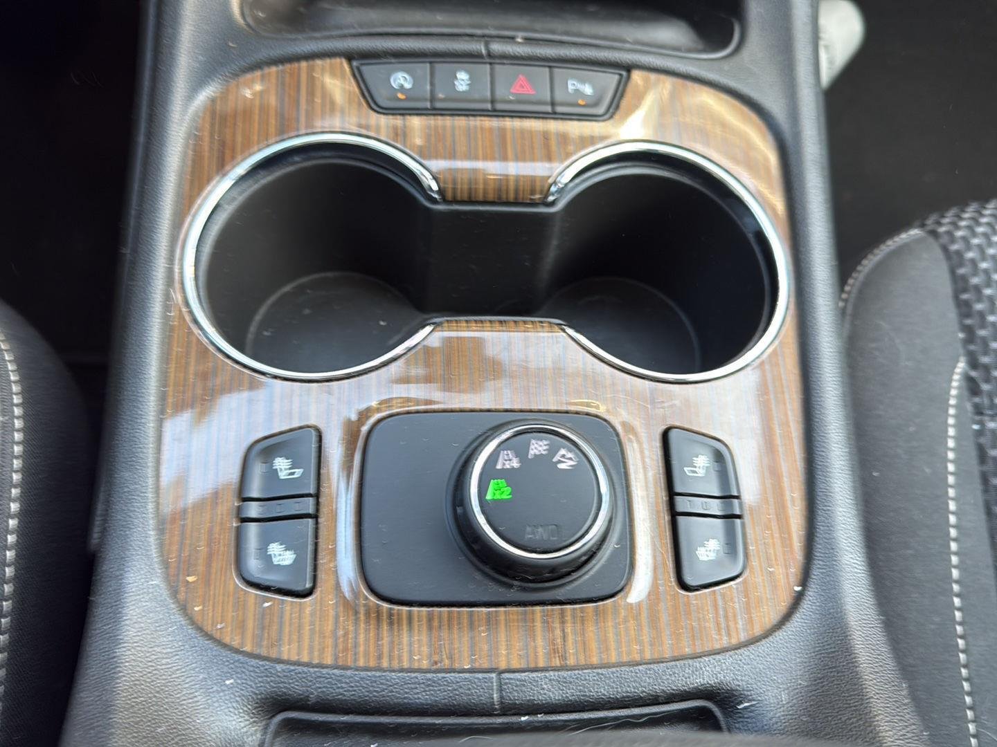Used 2020 Smokey Quartz Metallic GMC SLE image 6
