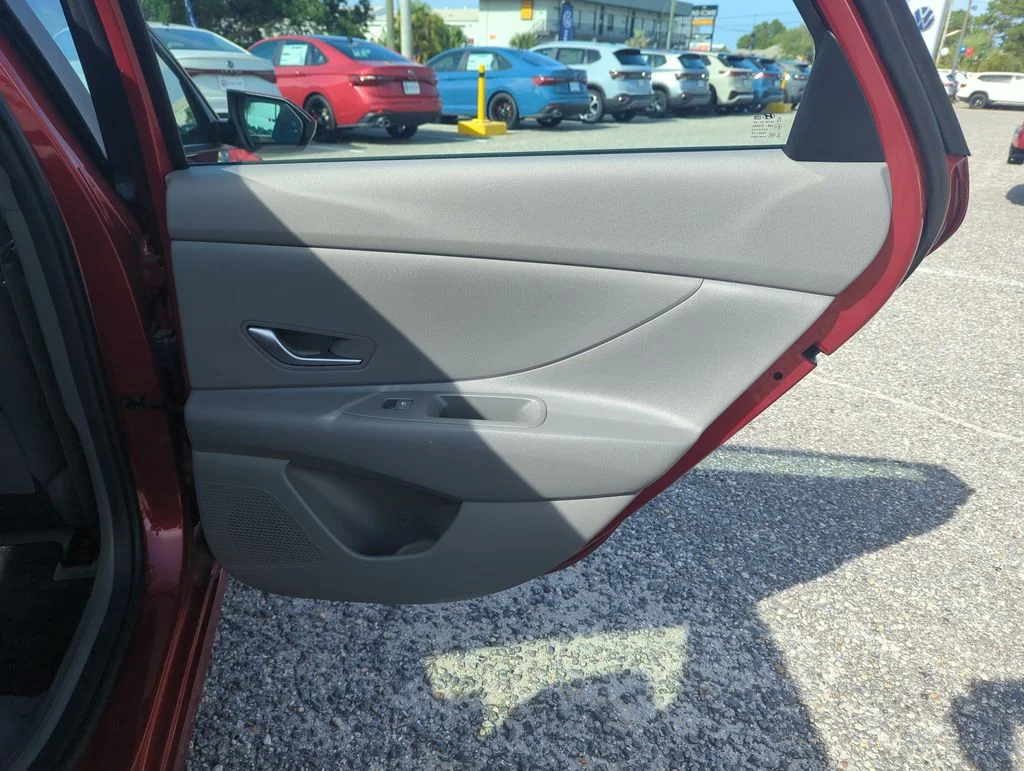 Used 2023 Red Hyundai SEL image 30