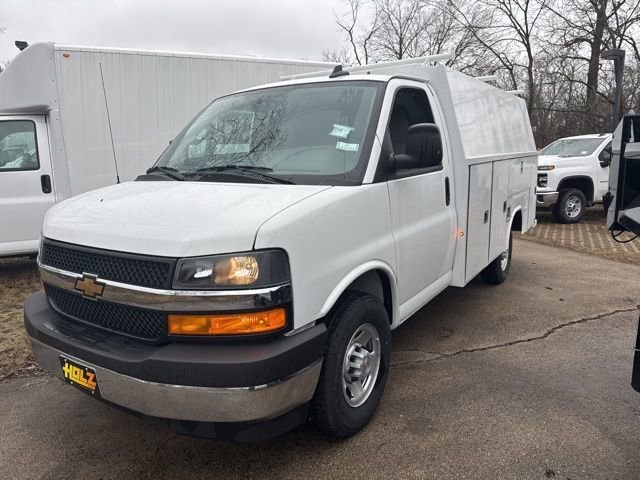 New 2025 Summit White Chevrolet 1WT image 1
