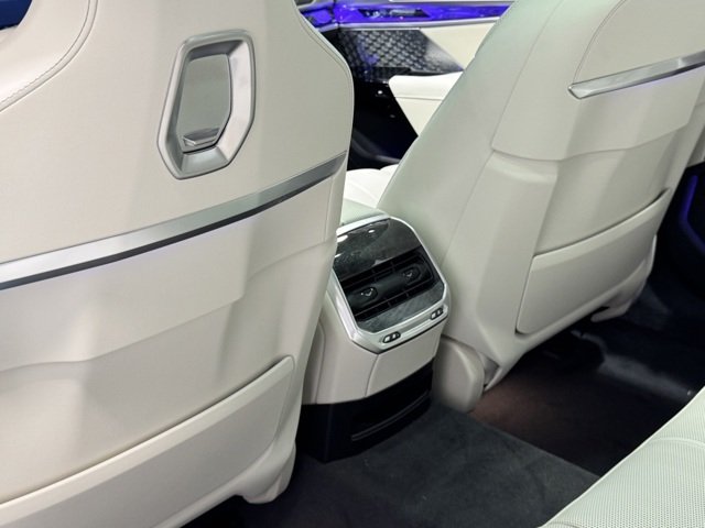 New 2026 Oxide Grey Metallic BMW 760i xDrive image 22