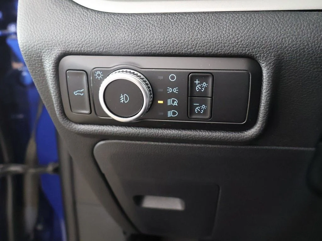 Used 2023 Blue Ford XLT image 37