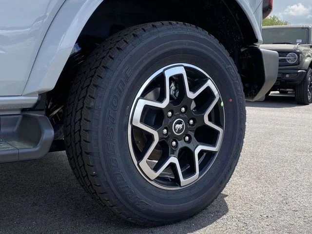 New 2026 Avalanche Ford Outer Banks® image 9