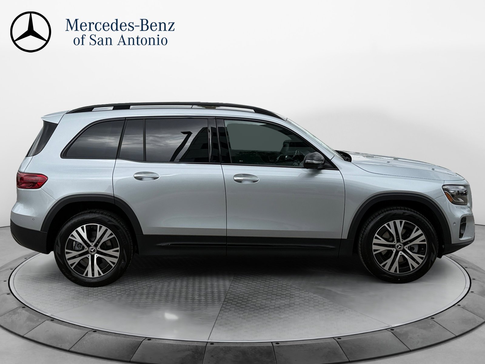 New 2026 Cirrus Silver Metallic Mercedes-Benz GLB 250 image 33