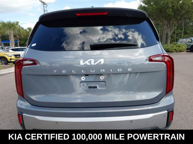 Used 2023 Silver Kia S image 6