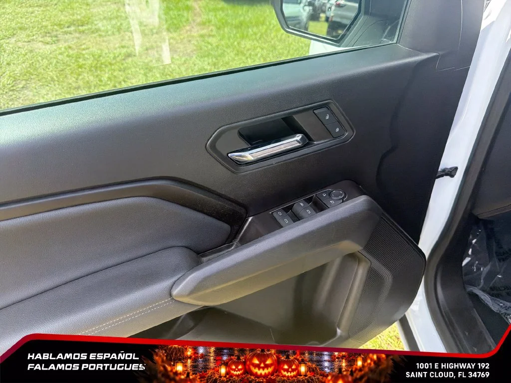 Used 2024 Summit White Chevrolet LT image 13