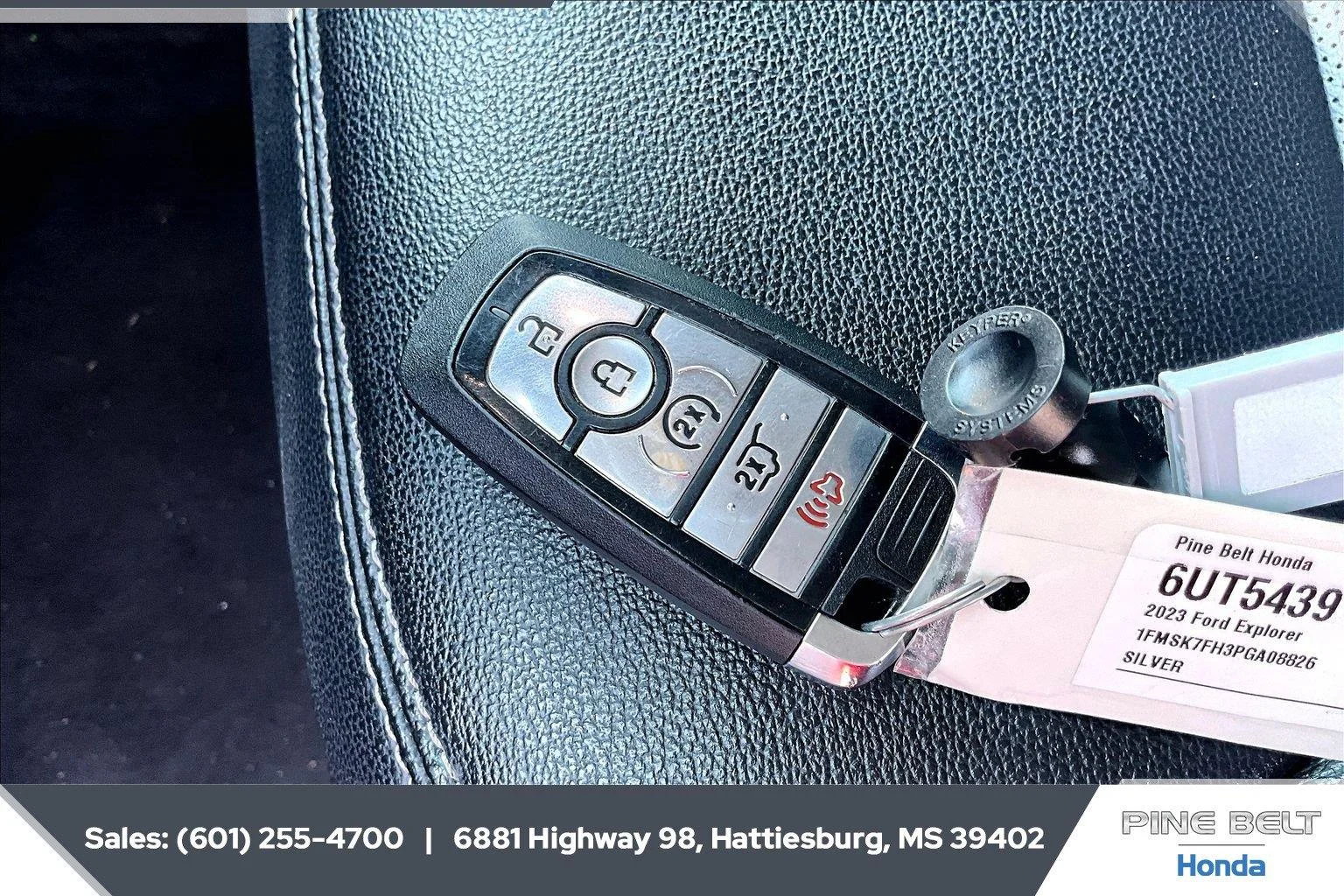 Used 2023 Iconic Silver Ford Limited image 9