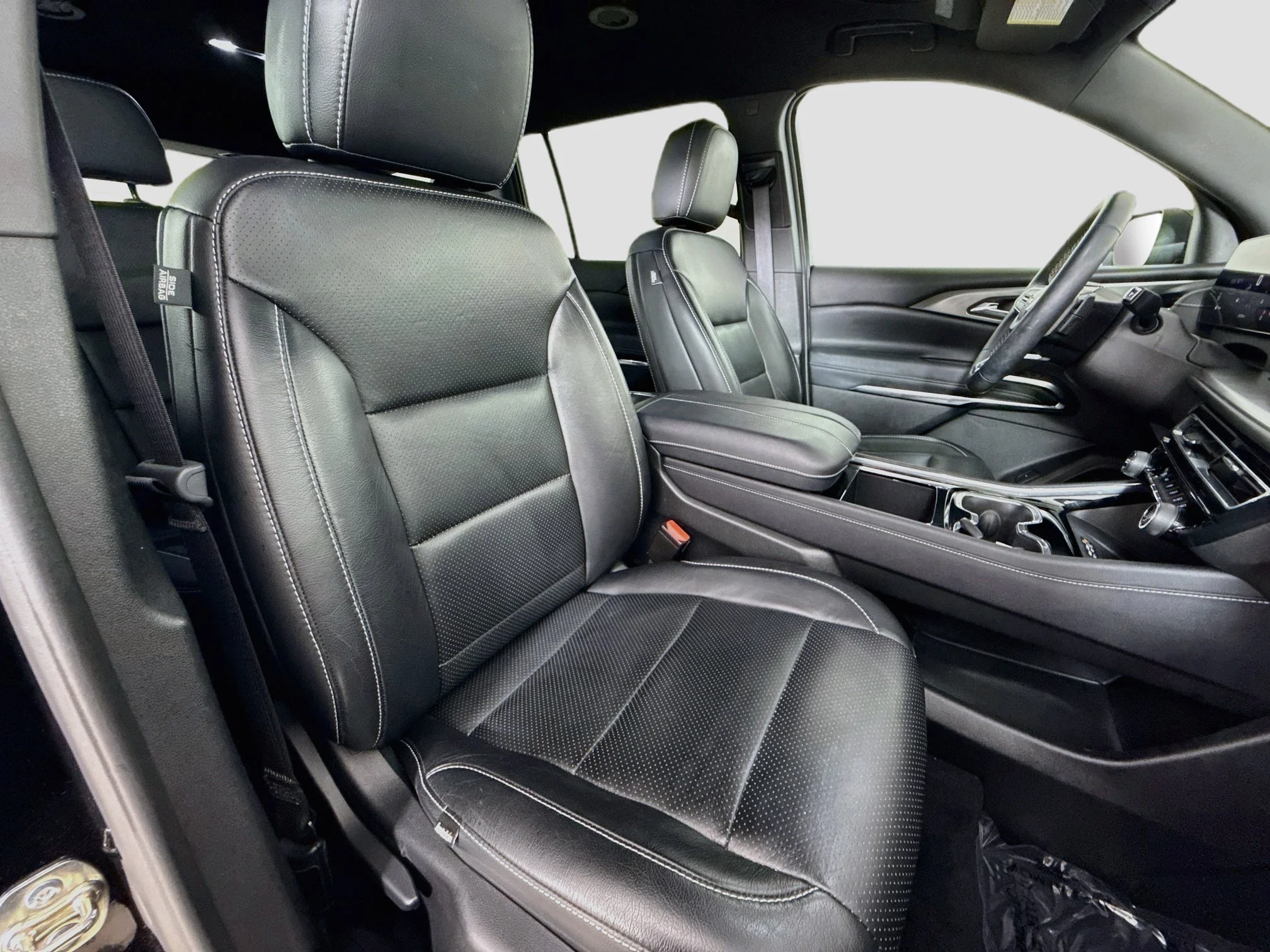 Used 2025 Mosaic Black Metallic Chevrolet LT image 31