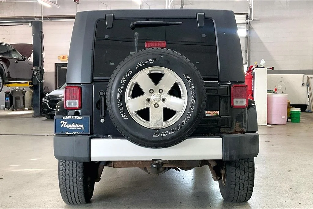 Used 2008 Black Jeep Unlimited Sahara image 3
