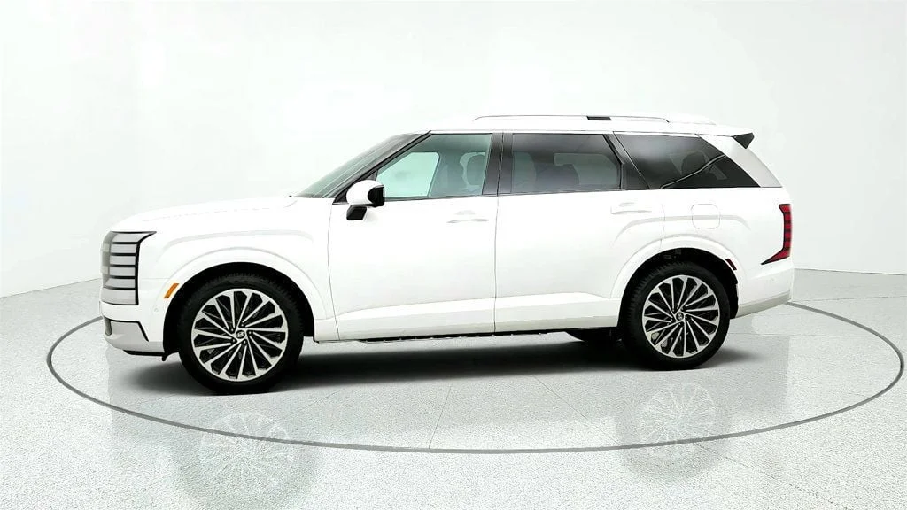 Used 2026 Creamy White Pearl Hyundai Calligraphy AWD image 8