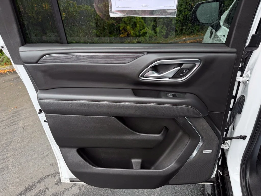 Used 2022 White GMC SLT image 16