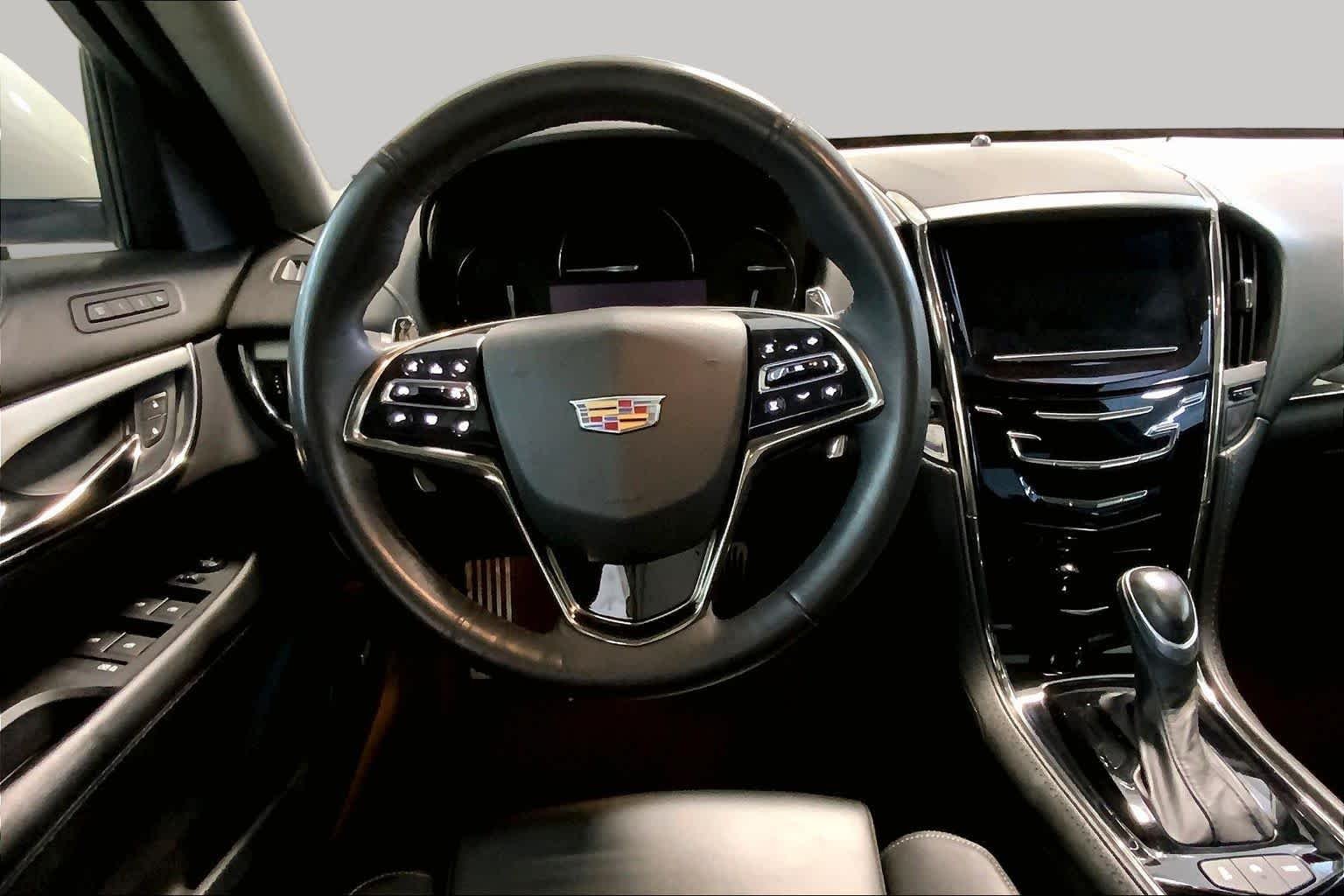 Used 2018 Crystal White Tricoat Cadillac Premium Luxury RWD image 5