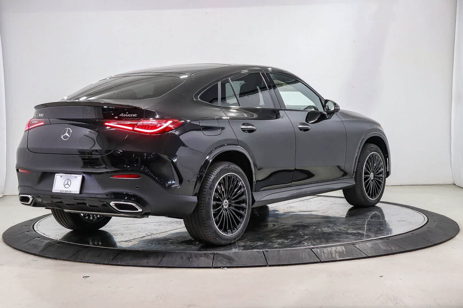 New 2026 Obsidian Black Metallic Mercedes-Benz GLC 300 image 4