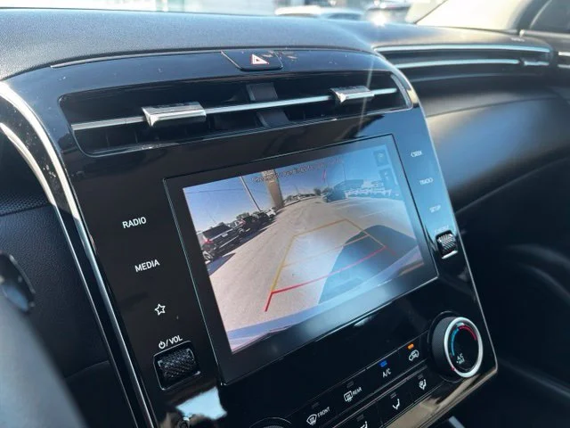 Used 2024 White Hyundai SE image 19
