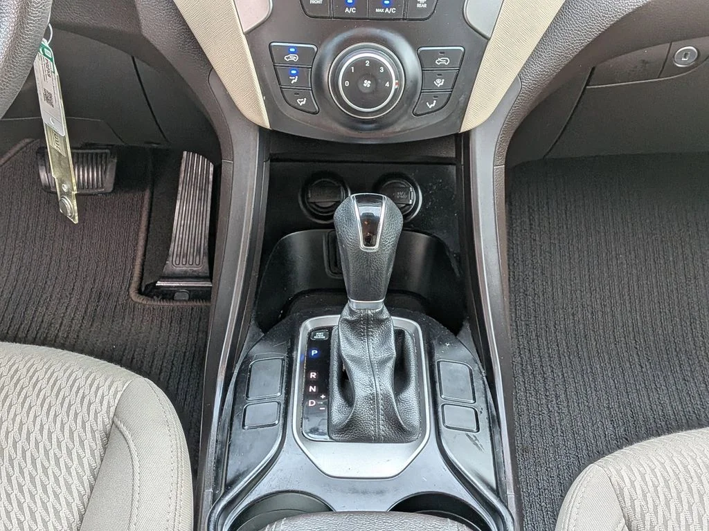 Used 2017 White Hyundai 2.4 Base image 19