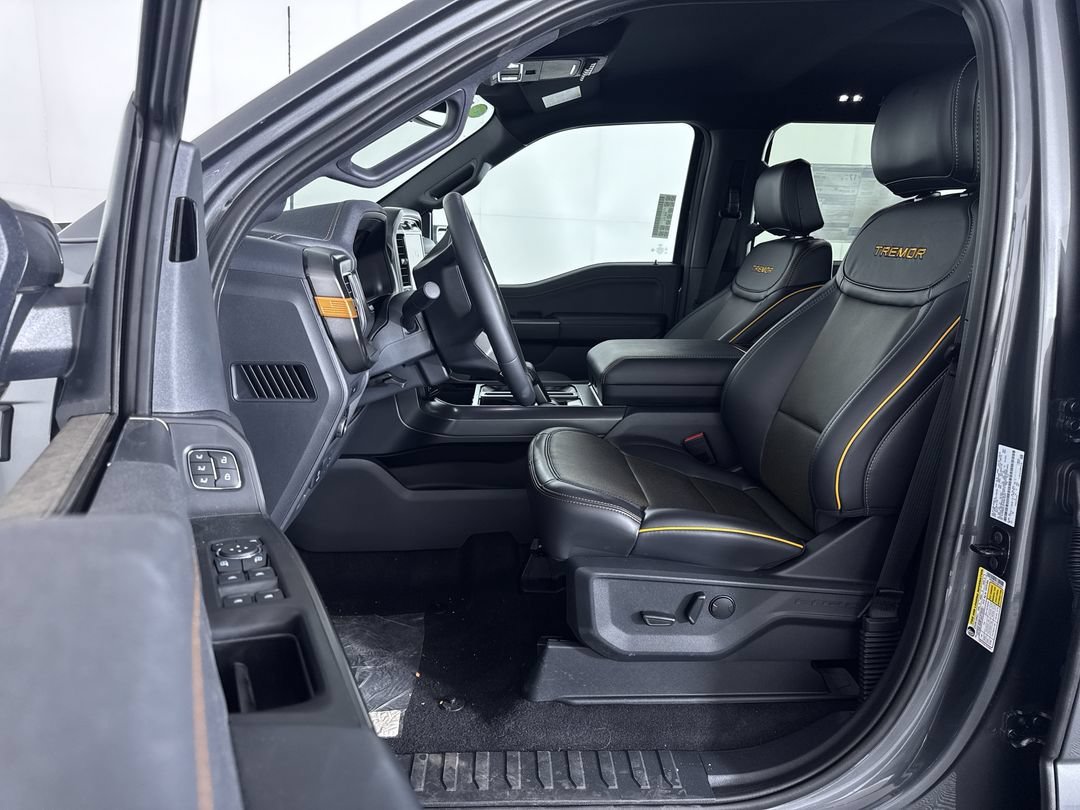 New 2026 Carbonized Gray Metallic Ford Tremor image 15