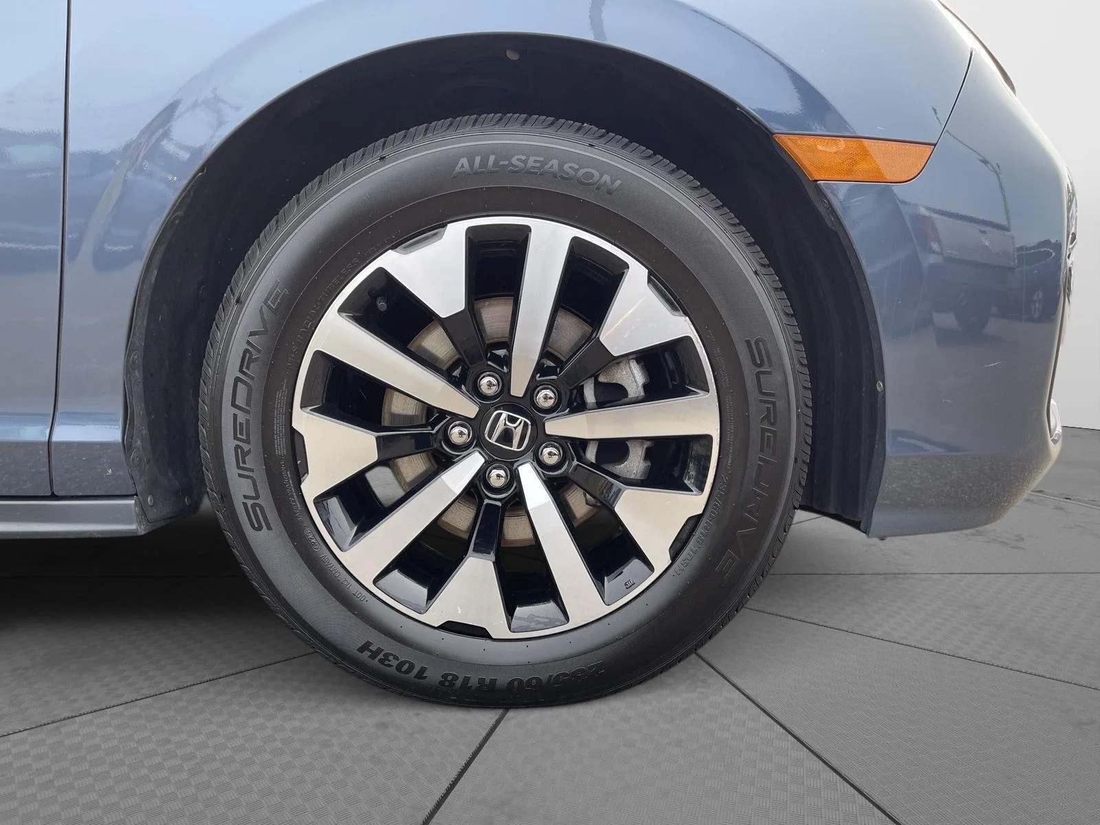Used 2025 Smoke Blue Pearl Honda EX-L image 27