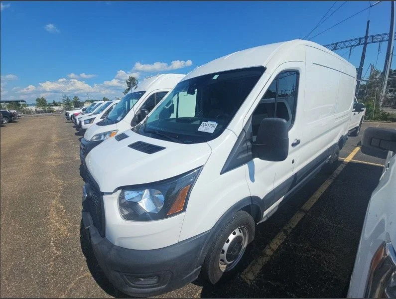 Used 2024 Oxford White Ford Base image 3