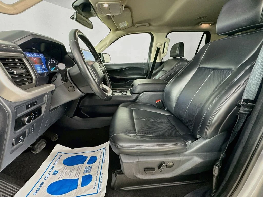 Used 2024 Silver Ford XLT image 26