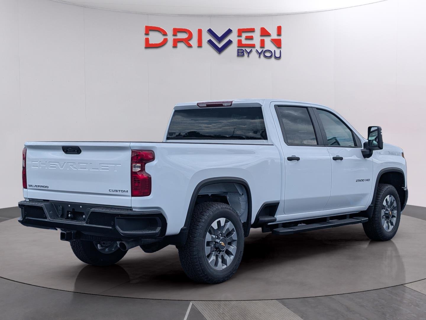 New 2026 Summit White Chevrolet Custom image 5