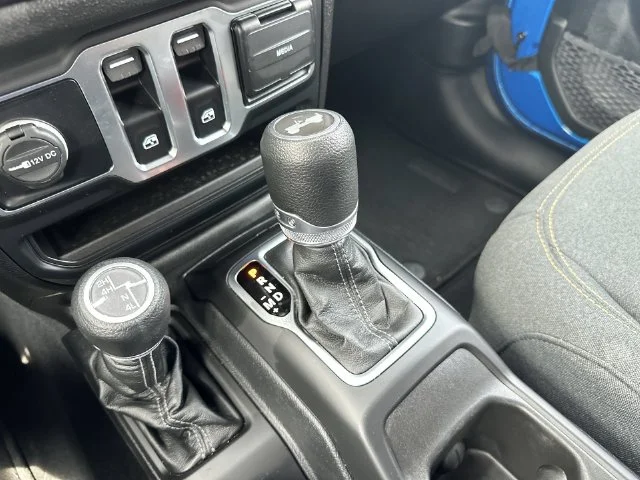 Used 2025 Blue Pearl Jeep Sport S image 23
