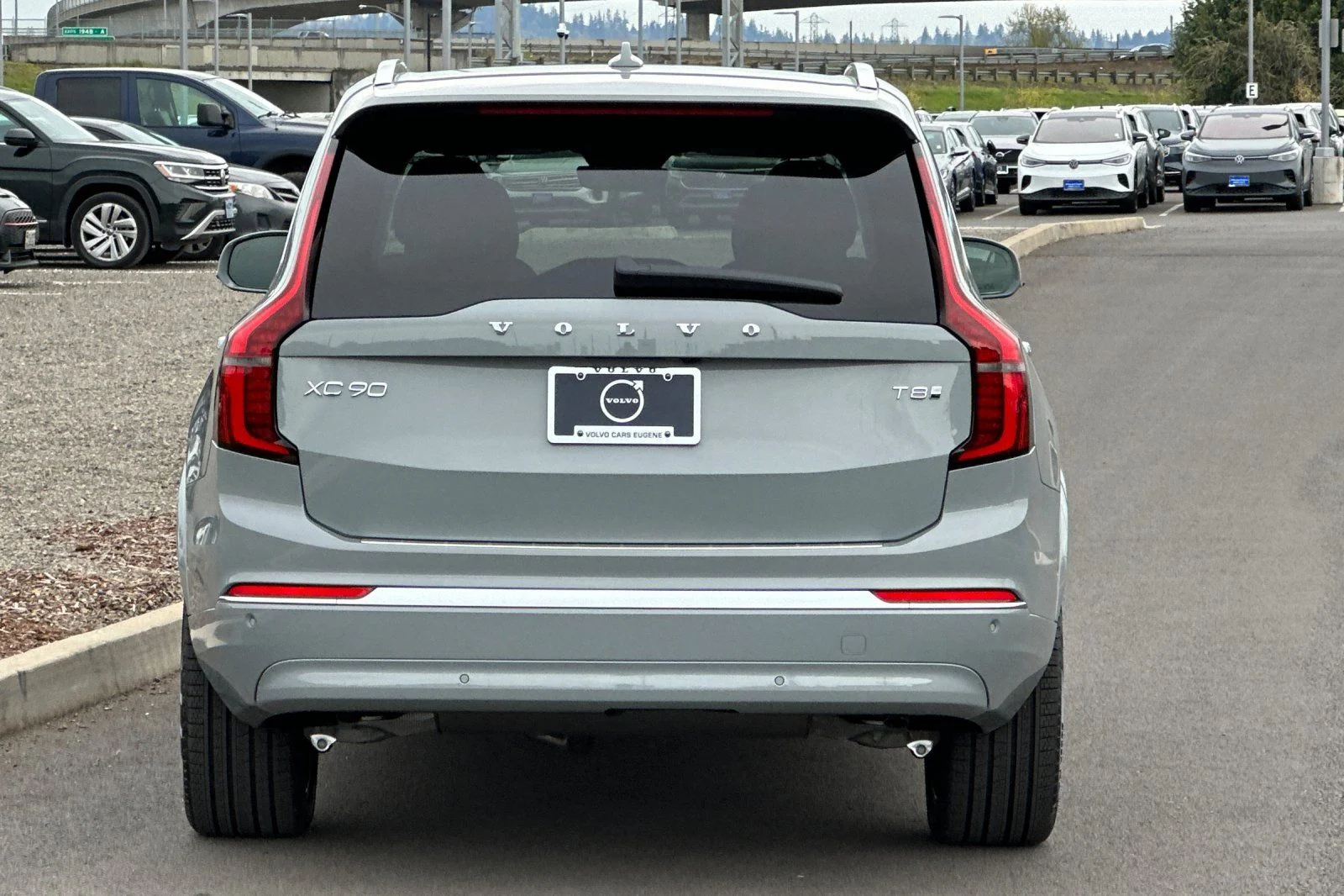 New 2026 Gray Volvo T8 Plus image 4
