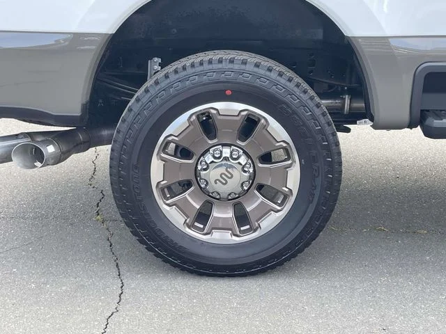 New 2026 Star White Metallic Tri-Coat Ford F-250® King Ranch® image 7