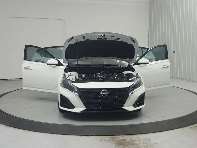 Used 2024 White Nissan 2.5 SL image 11