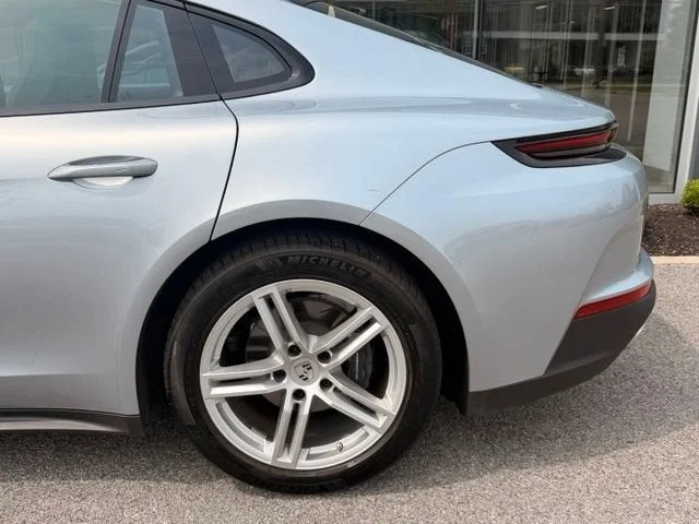 Used 2024 Dolomite Silver Metallic Porsche Base image 25