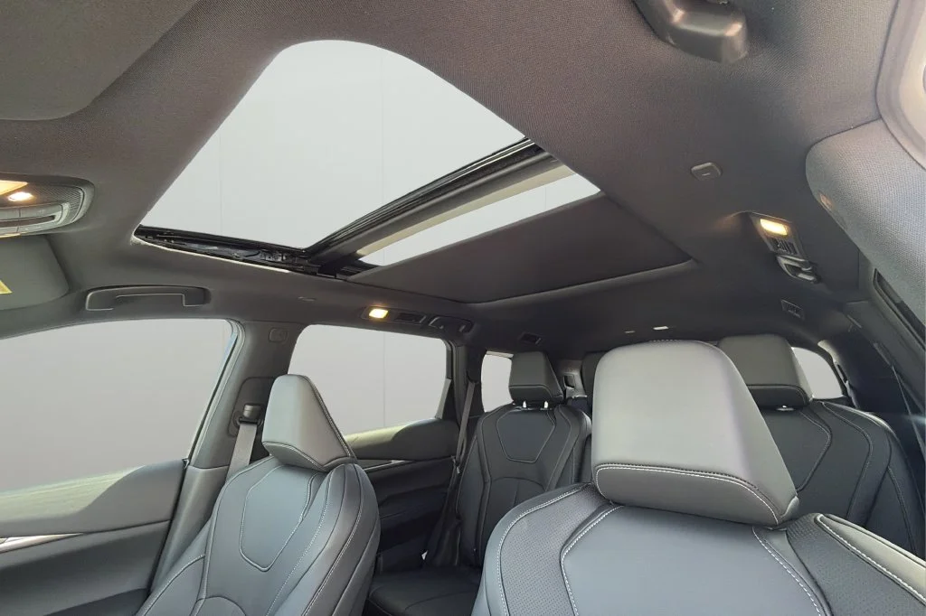 New 2027 HARBOR GRAY INFINITI Sport AWD image 31