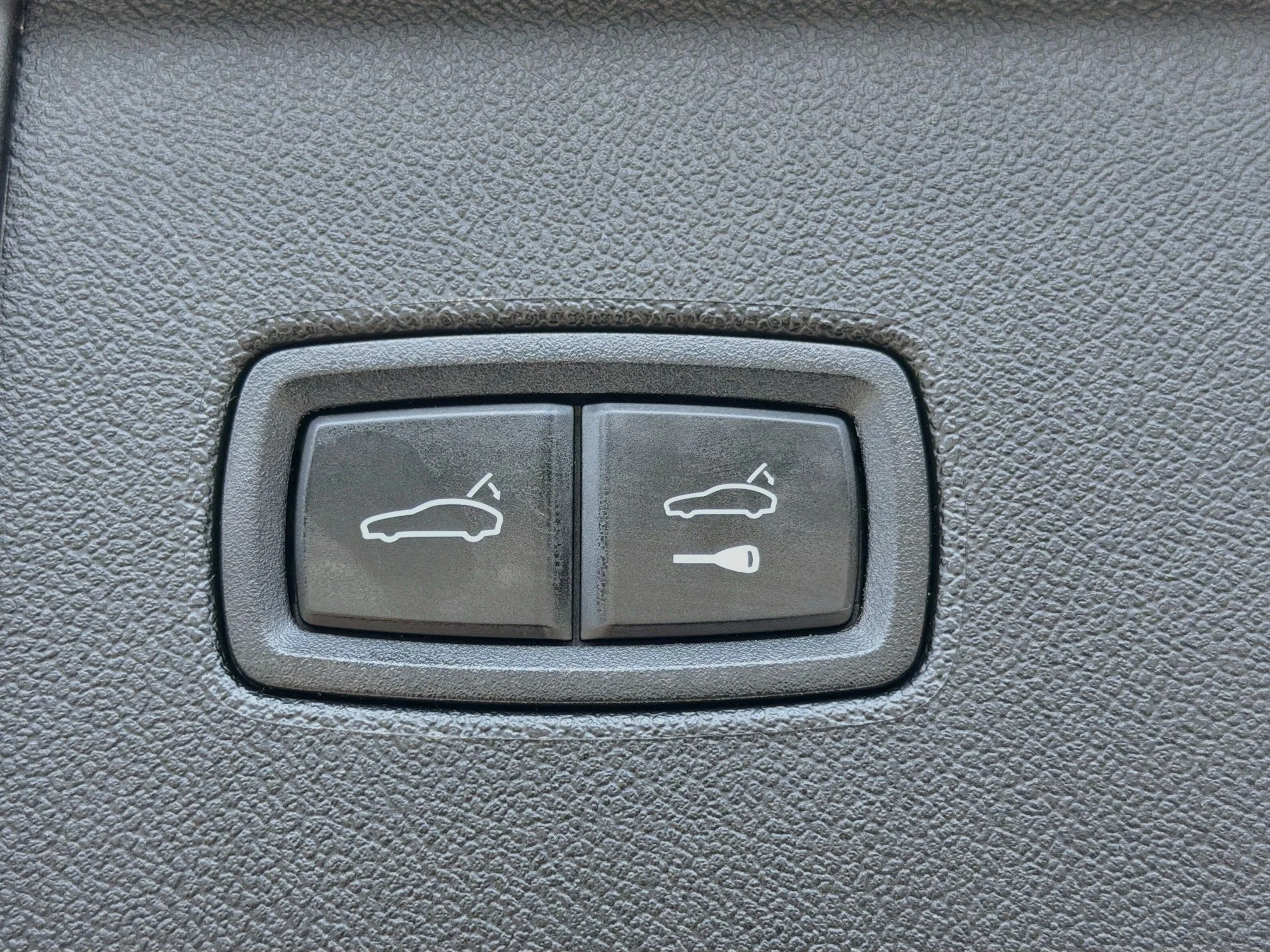 Used 2023 White Porsche Premium image 12