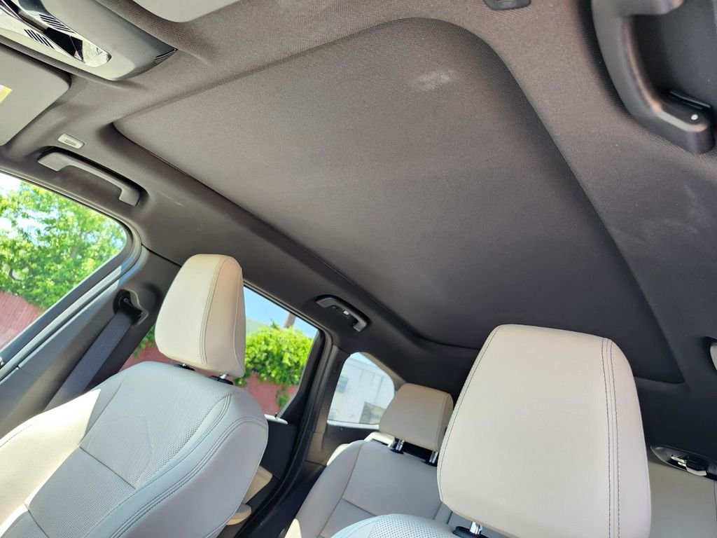 Used 2023 Green BMW xDrive28i image 20