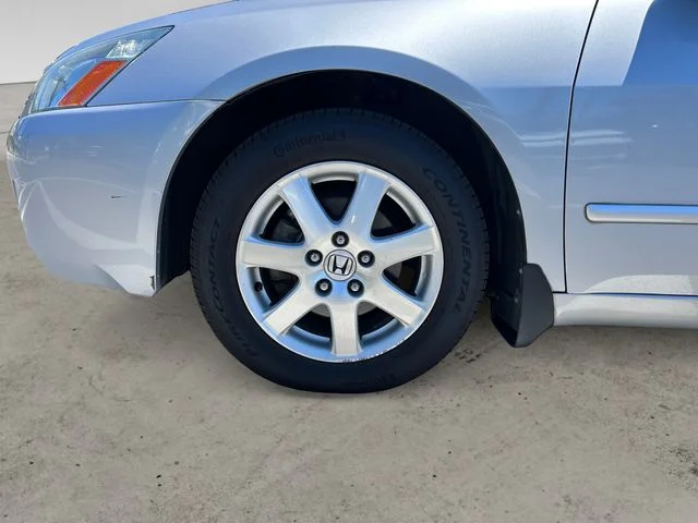 Used 2005  Honda EX-L image 9