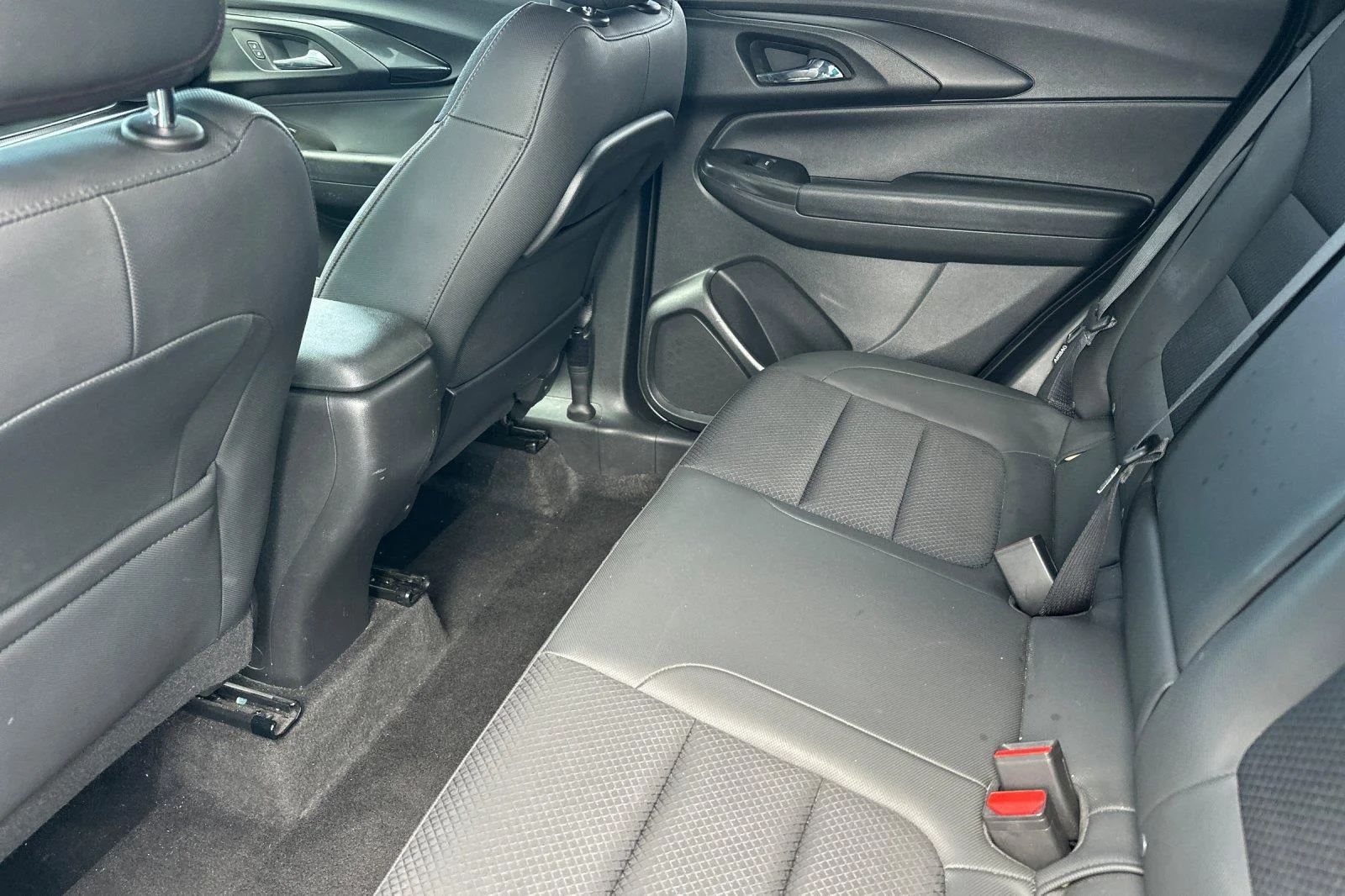 Used 2022 Oasis Blue Chevrolet RS image 12