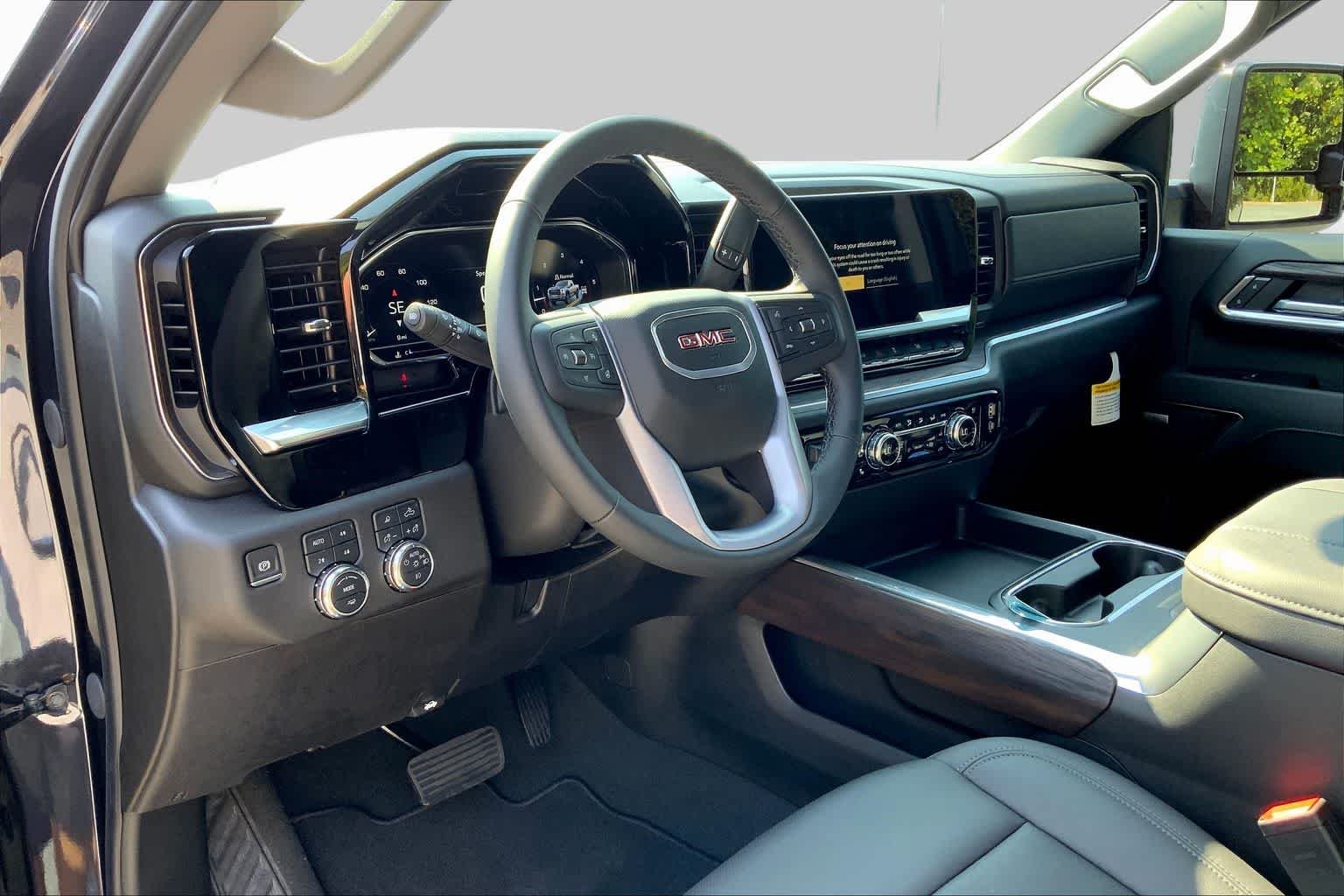 2025 GMC Sierra 3500HD SLT - Photo 8