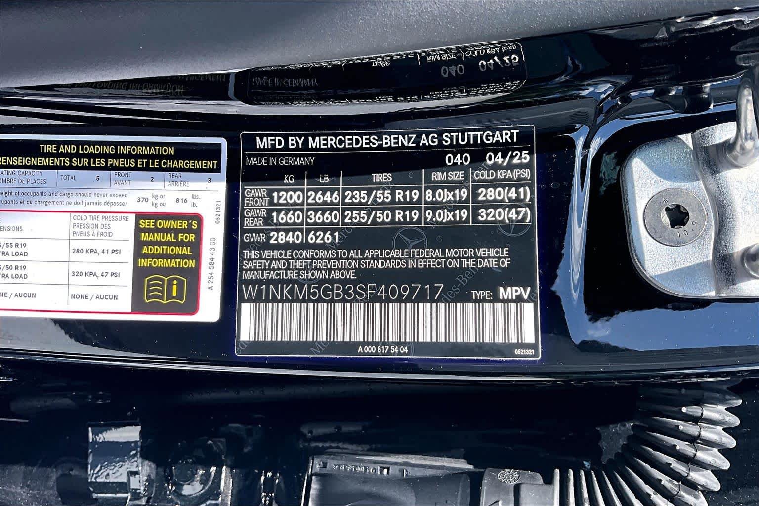 Used 2025 Black Mercedes-Benz GLC 350e image 32