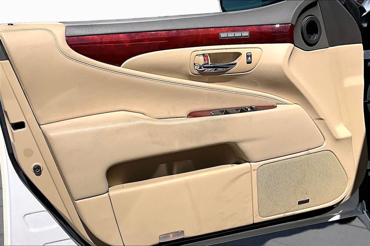 Used 2008 Starfire Pearl Lexus  image 20