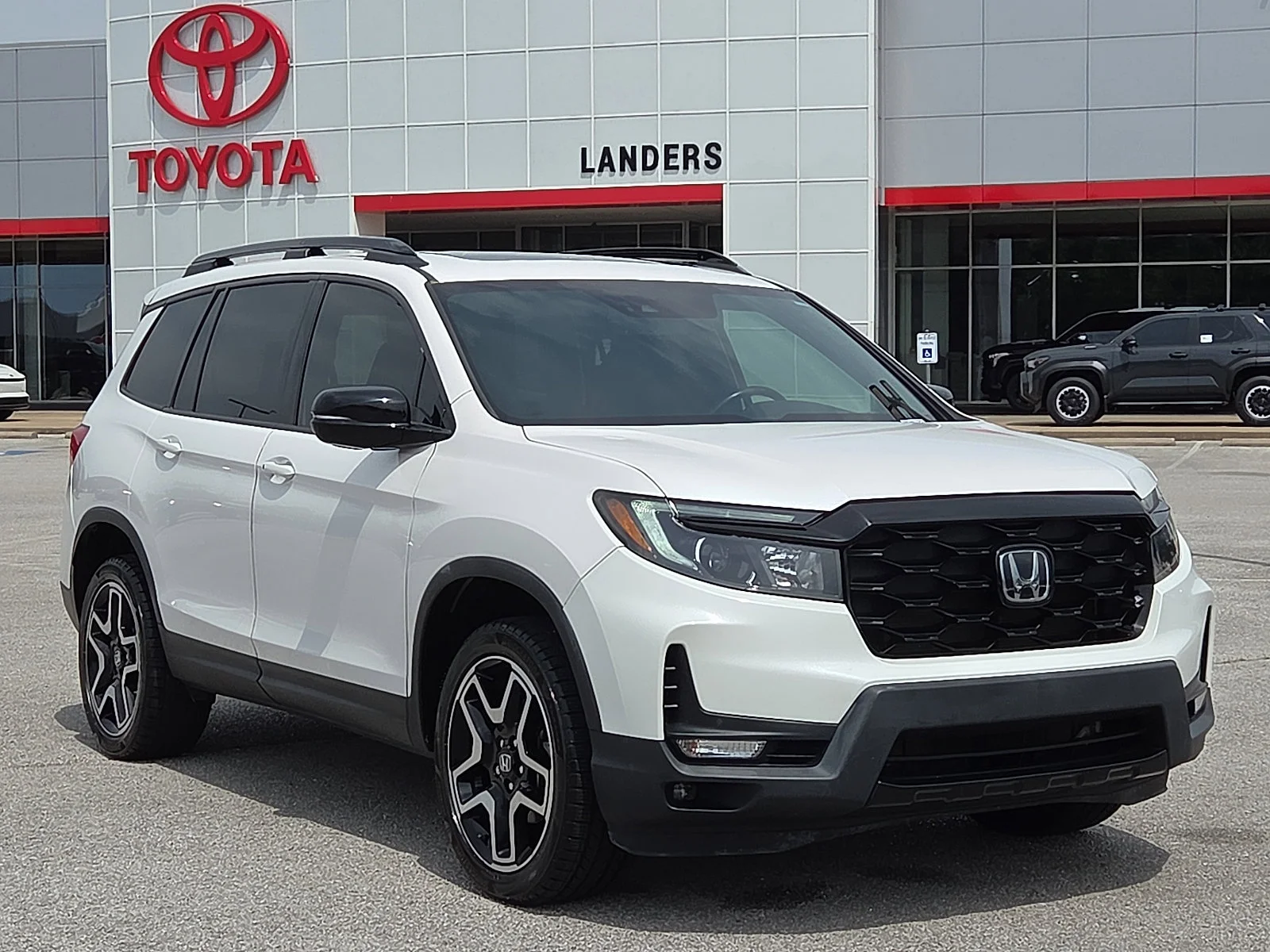 2023 Honda Passport 3.5 Elite 4WD Auto's photo