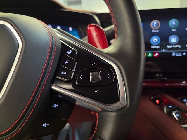 Used 2021 White Chevrolet Stingray image 22