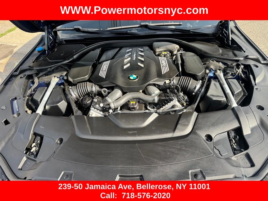 Used 2022 Blue BMW 750i xDrive image 18