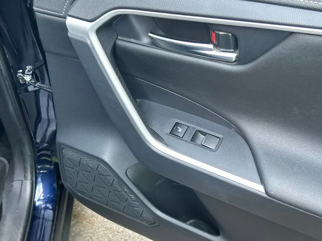 Used 2019  Toyota Limited image 44