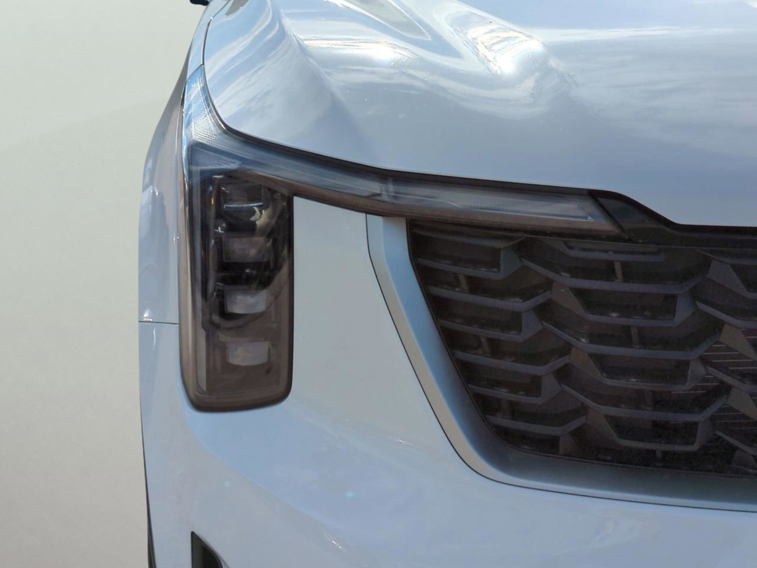 New 2026 Glacial White Pearl Kia LX image 12