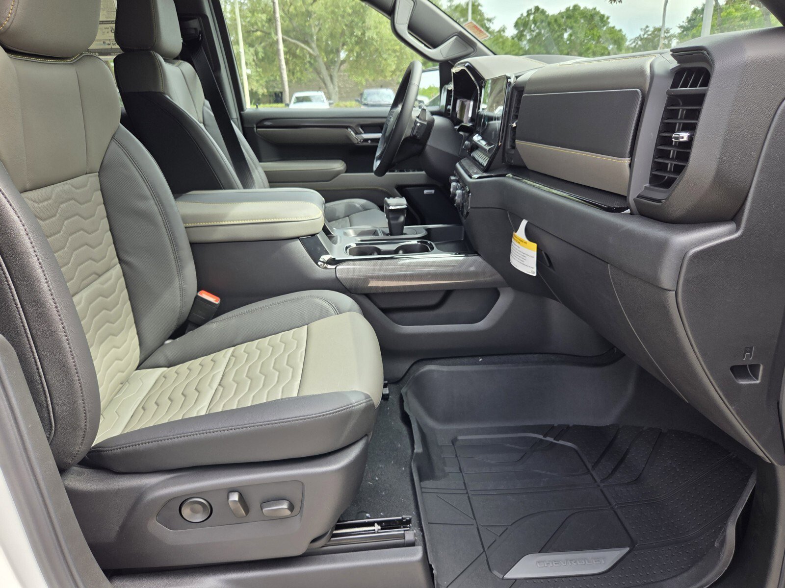 2026 Chevrolet Silverado 1500 ZR2 - Photo 13
