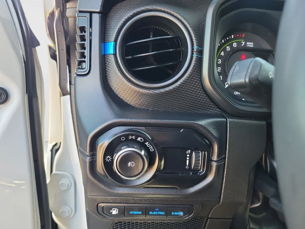 Used 2024 White Jeep Rubicon 4xe image 27