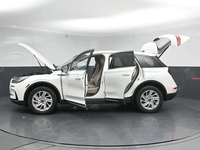 Used 2023 Pristine White Lincoln Standard image 51